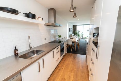Photo of property in Portal Apartments, 5d/42 Cable Street, Te Aro, Wellington, 6011