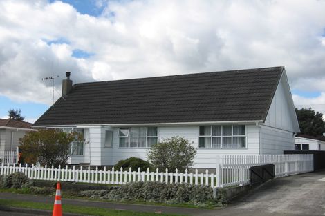 Photo of property in 35 Strathmore Avenue, Levin, 5510