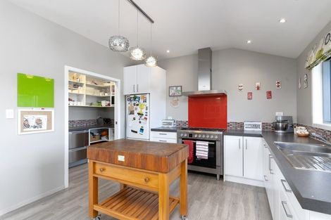 Photo of property in 2 Jordan Road, Waingawa, Carterton, 5791