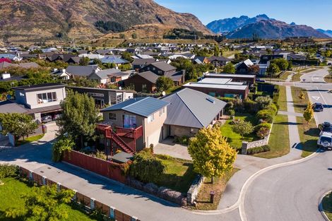 Photo of property in 4 Coburn Place, Lake Hayes, Queenstown, 9304