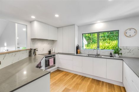 Photo of property in 1/39 Seaton Road, Murrays Bay, Auckland, 0630