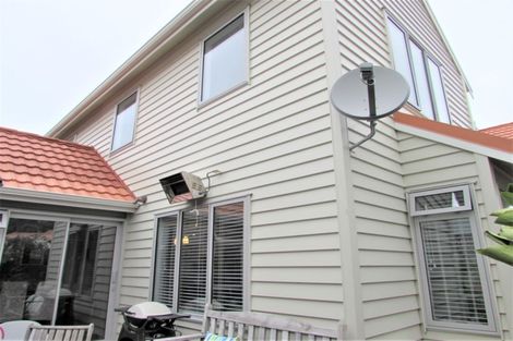 Photo of property in 2/6 The Parade, Island Bay, Wellington, 6023