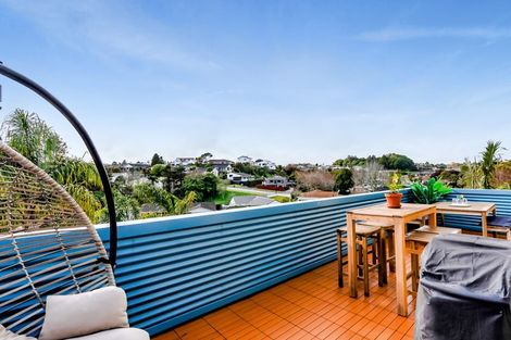 Photo of property in 10 Caledonia Place, Highlands Park, New Plymouth, 4312