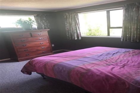 Photo of property in 2 Bogle Grove, Stokes Valley, Lower Hutt, 5019