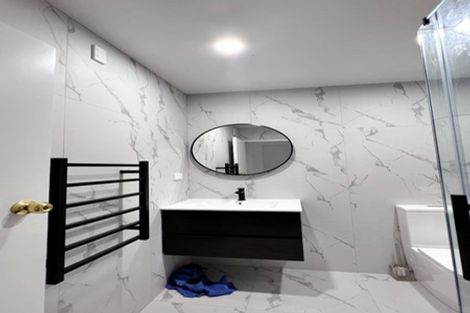 Photo of property in 15 Oaktree Avenue, Browns Bay, Auckland, 0630