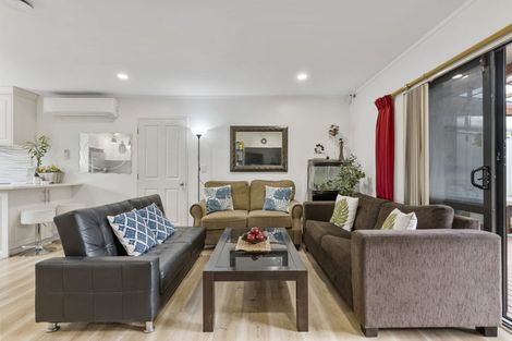 Photo of property in 10/17 Neta Grove, Henderson, Auckland, 0612