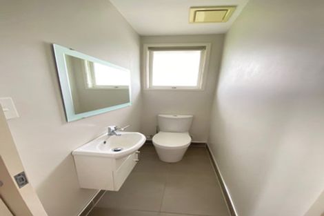 Photo of property in 15 Ennis Avenue, Pakuranga Heights, Auckland, 2010