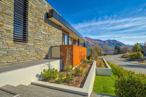 Photo of property in 221 Lakeside Road, Wanaka, 9305