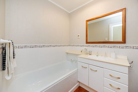 Photo of property in 4 Carlton Avenue, Palmerston North, 4414