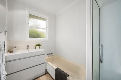 Photo of property in 83 Beazley Avenue, Paparangi, Wellington, 6037