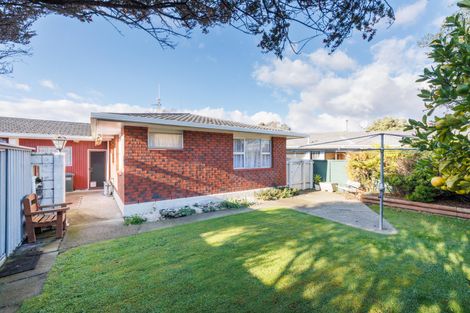 Photo of property in 5 Hollows Crescent, Takaro, Palmerston North, 4412