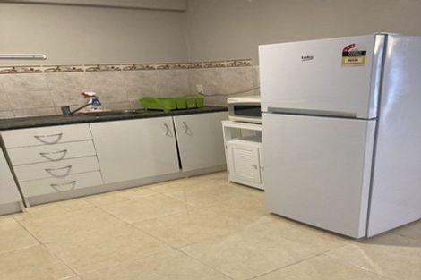 Photo of property in 5 Yarra Place, Botany Downs, Auckland, 2010