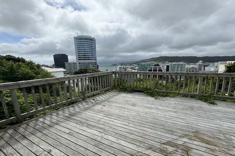 Photo of property in 239 The Terrace, Te Aro, Wellington, 6011