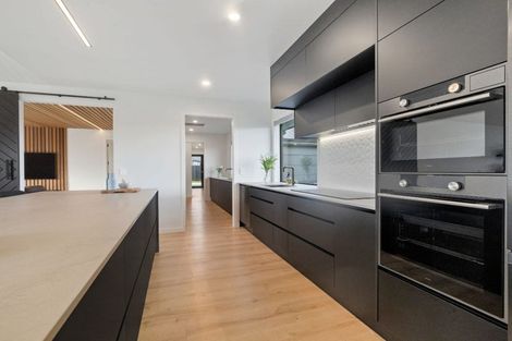 Photo of property in 83 Sunline Drive, Leamington, Cambridge, 3432