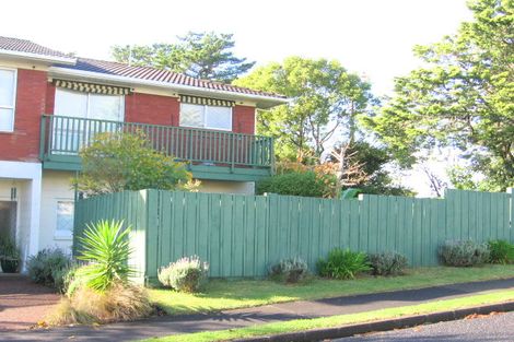 Photo of property in 2/275 East Coast Road, Mairangi Bay, Auckland, 0630
