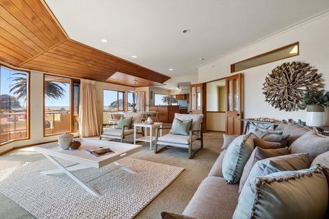 Photo of property in 32 Marine Parade, Mount Maunganui, 3116