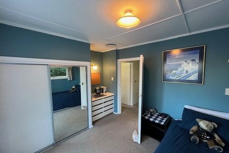 Photo of property in 18 Karachi Crescent, Khandallah, Wellington, 6035