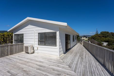 Photo of property in 116 Field Way, Waikanae Beach, Waikanae, 5036
