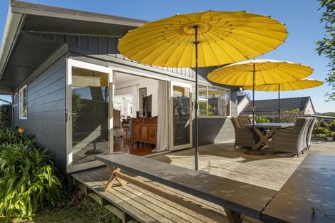 Photo of property in 8 Walnut Grove, Omokoroa, 3114