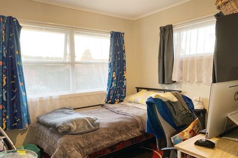 Photo of property in 43 Blease Street, New Lynn, Auckland, 0600