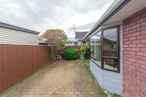 Photo of property in 71a Cambridge Terrace, Waterloo, Lower Hutt, 5011