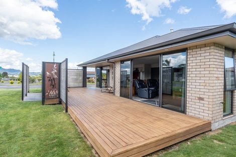 Photo of property in 2 Punawai Place, Nukuhau, Taupo, 3330