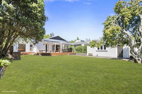 Photo of property in 27 Stanley Avenue, Palmerston North, 4414