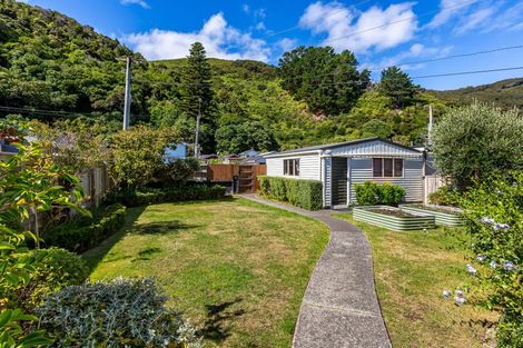 Photo of property in 254 Muritai Road, Eastbourne, Lower Hutt, 5013