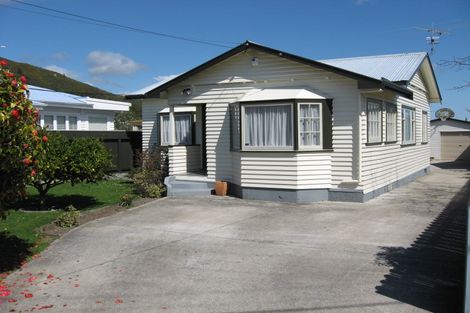 Photo of property in 22 Birdwood Road, Waterloo, Lower Hutt, 5011