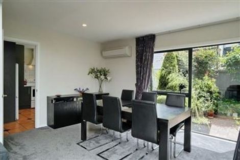 Photo of property in 76a Memorial Avenue, Ilam, Christchurch, 8053