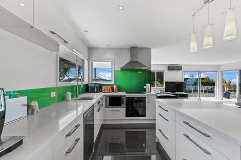Photo of property in 1/20 Knights Road, Rothesay Bay, Auckland, 0630