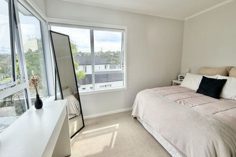 Photo of property in 42 Ravenstone Place, Chatswood, Auckland, 0626
