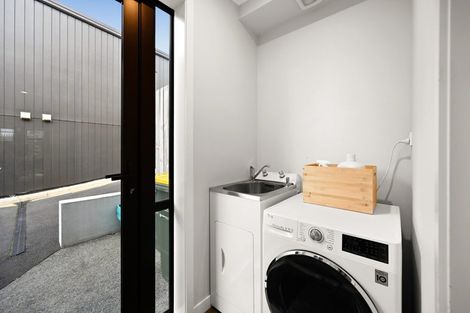 Photo of property in 2/25 Thackeray Street, Hamilton Lake, Hamilton, 3204