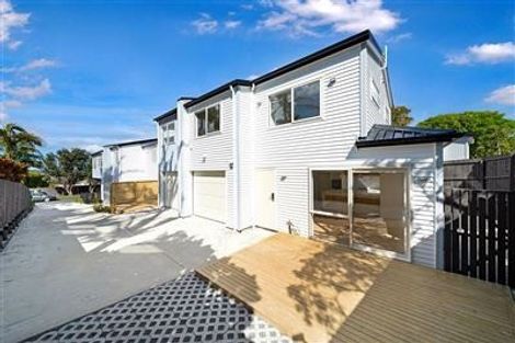 Photo of property in 24c Pipitea Place, Massey, Auckland, 0614
