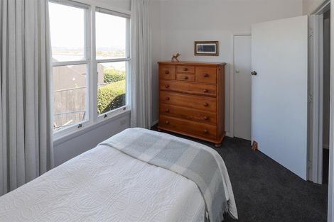 Photo of property in 1 Pah Road, Kawaha Point, Rotorua, 3010