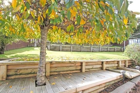 Photo of property in 23 Beechdale Crescent, Pakuranga Heights, Auckland, 2010