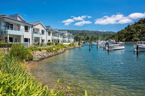 Photo of property in 53 Waikawa Bay, Picton, 7220