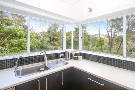 Photo of property in 120 Park Hill Road, Birkenhead, Auckland, 0626
