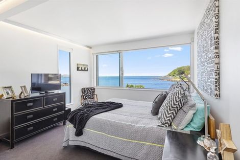 Photo of property in 91 Breaker Bay Road, Breaker Bay, Wellington, 6022