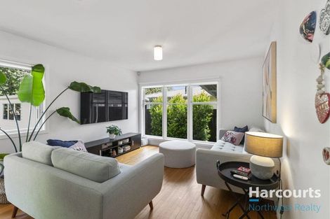 Photo of property in 2/92 Kervil Avenue, Te Atatu Peninsula, Auckland, 0610