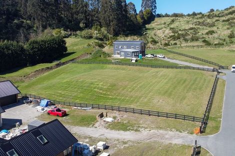 Photo of property in 17 Lochinvar Lane, Acacia Bay, 3385