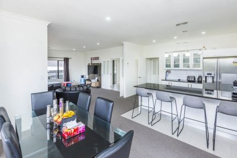 Photo of property in 90 Kirton Drive, Riverstone Terraces, Upper Hutt, 5018