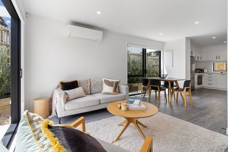 Photo of property in 2a Ellen Avenue, Hillcrest, Auckland, 0627