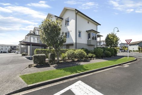 Photo of property in 28 Opito Way, East Tamaki, Auckland, 2013