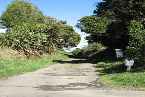 Photo of property in 23 Wakely Road, Newlands, Wellington, 6037