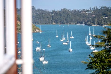 Photo of property in 18 Brind Road, Russell, 0202