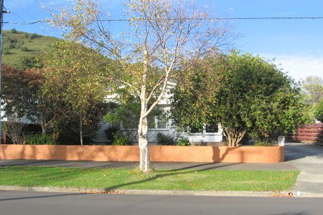 Photo of property in 28 Norton Park Avenue, Fairfield, Lower Hutt, 5011