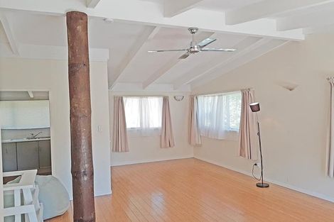 Photo of property in 617 Blockhouse Bay Road, Blockhouse Bay, Auckland, 0600