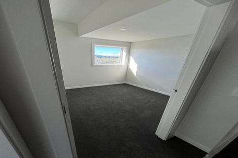 Photo of property in 12/30 Adventure Drive, Whitby, Porirua, 5024