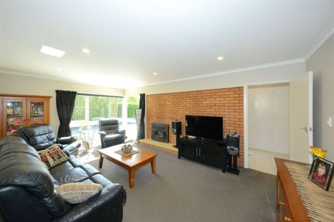 Photo of property in 27 Hillcrest Place, Avonhead, Christchurch, 8042